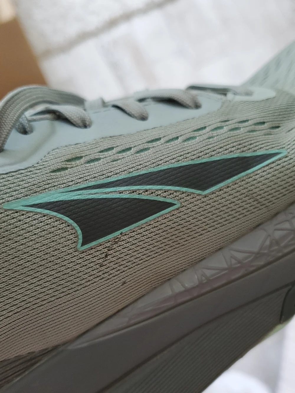 Altra Ego Light Grey/Green Women's 9 Athletic Sneakers - Breathable Comfort